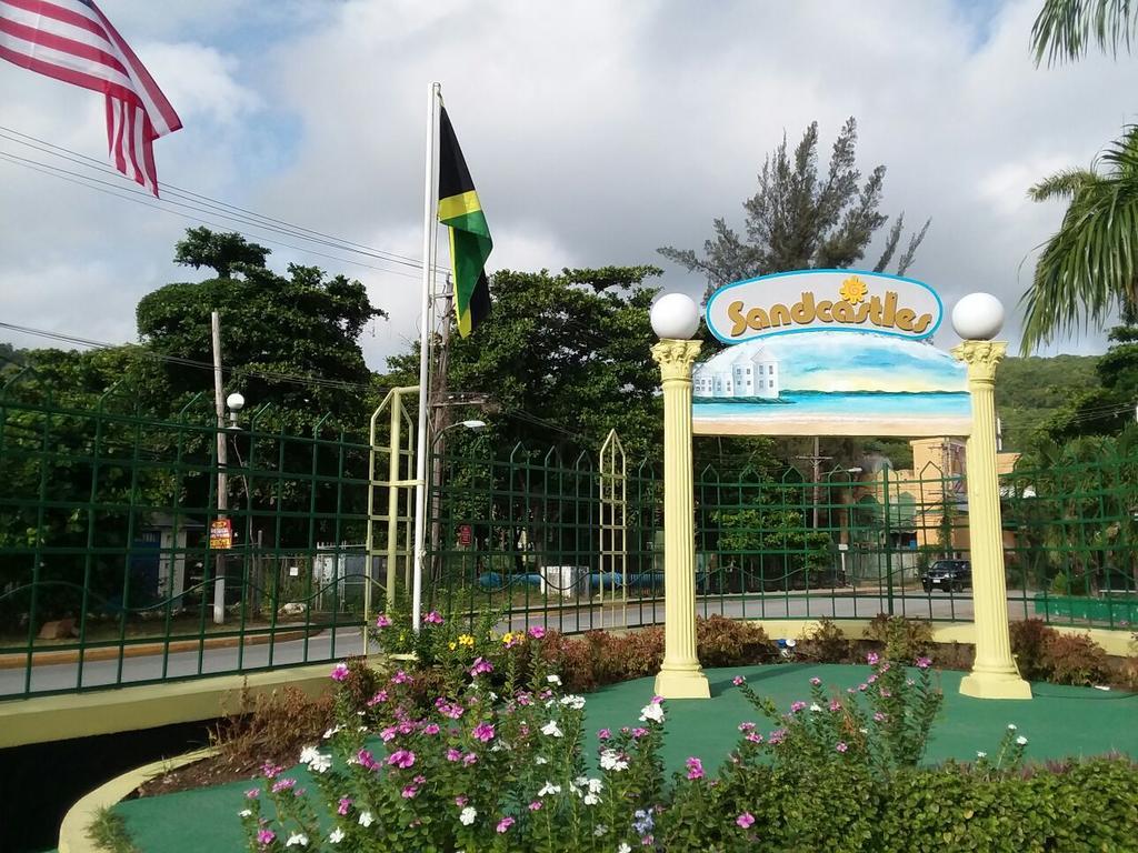 Castle By The Shore Ocho Rios Luaran gambar